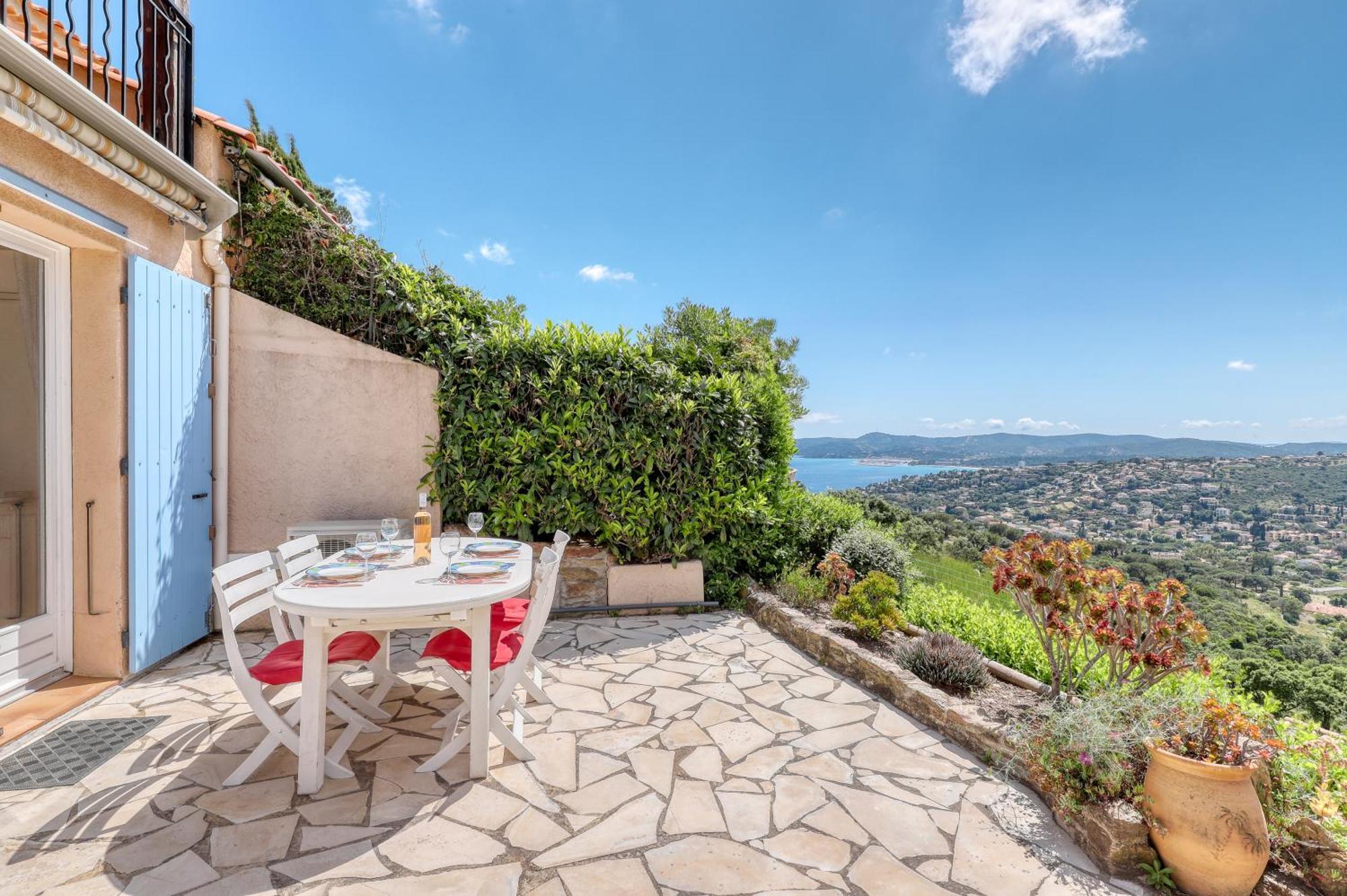 Exceptional View In Saint-Clair For 4 People Apartment Le Lavandou Luaran gambar