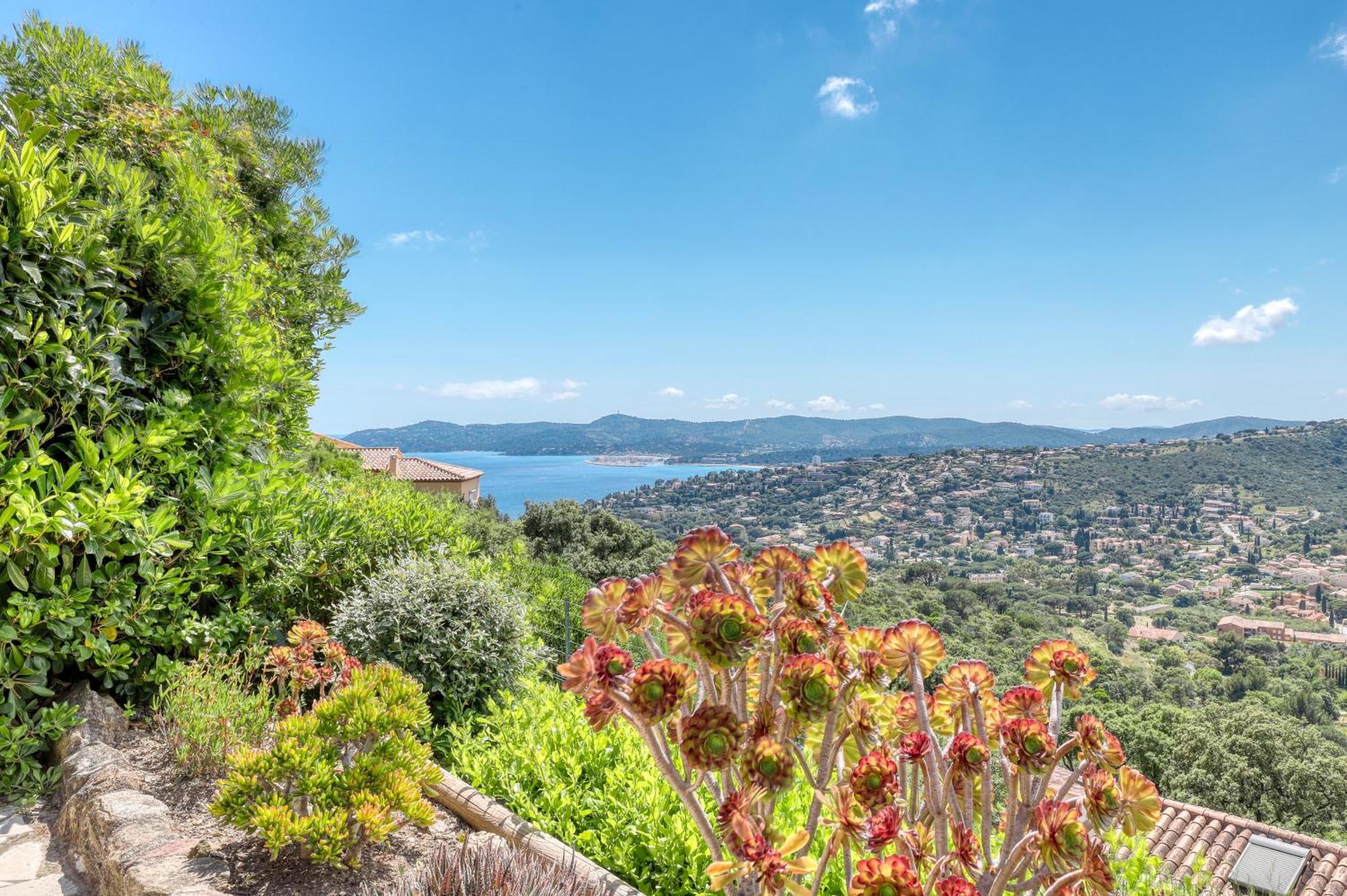 Exceptional View In Saint-Clair For 4 People Apartment Le Lavandou Luaran gambar